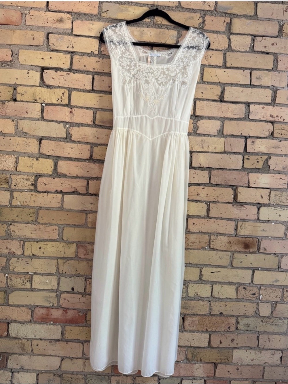 Vintage Crepe de Chine Women's Cream Lace-Trim Nightgown made in France